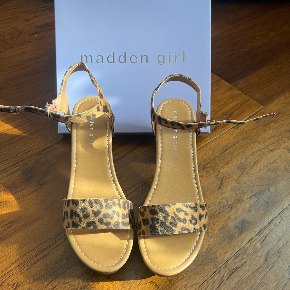 Leopard print heeled sandals